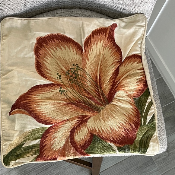 Tommy Bahama Other - Tommy Bahama embroidered floral tropical pillow cover 100% cotton hibiscus 16x16